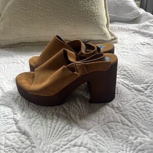 Women's Tan Platform Sandals made in italy size 7.5
